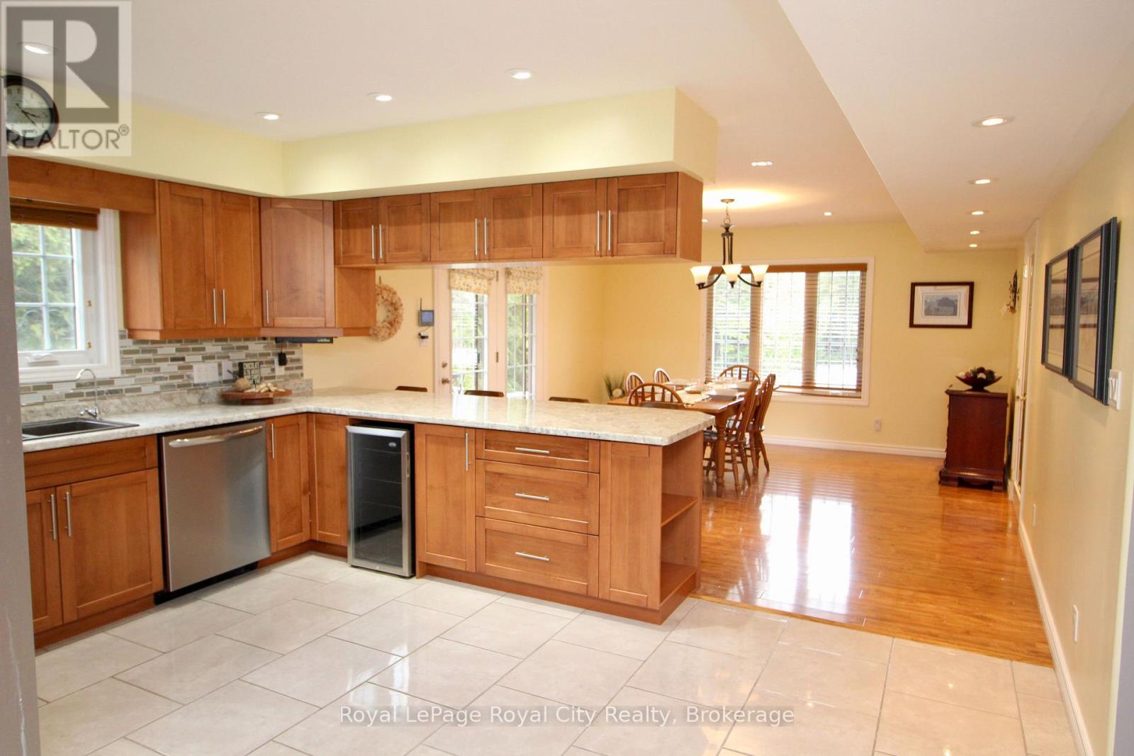 13 Elgin Street, Northern Bruce Peninsula, Ontario  N0H 2R0 - Photo 19 - X12089342