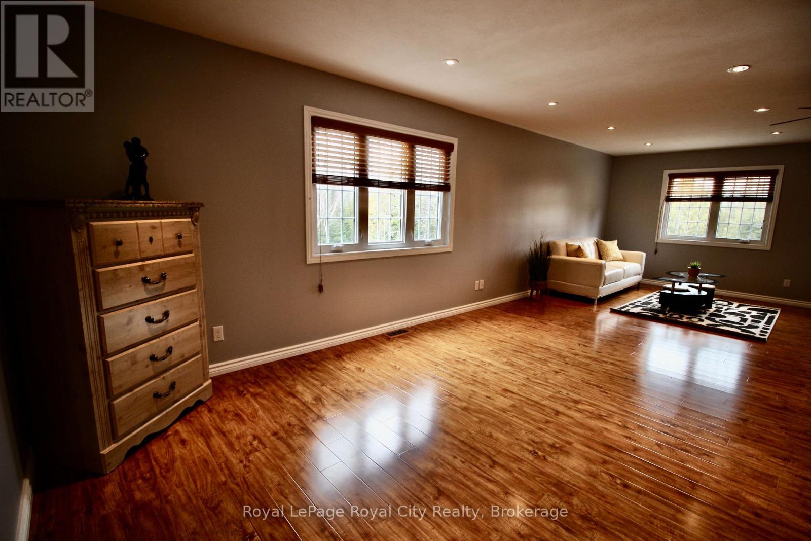 13 Elgin Street, Northern Bruce Peninsula, Ontario  N0H 2R0 - Photo 40 - X12089342
