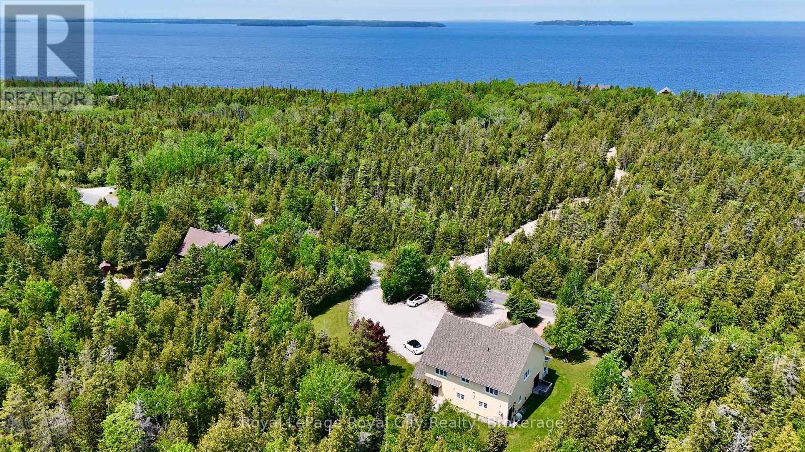 13 Elgin Street, Northern Bruce Peninsula, Ontario  N0H 2R0 - Photo 5 - X12089342