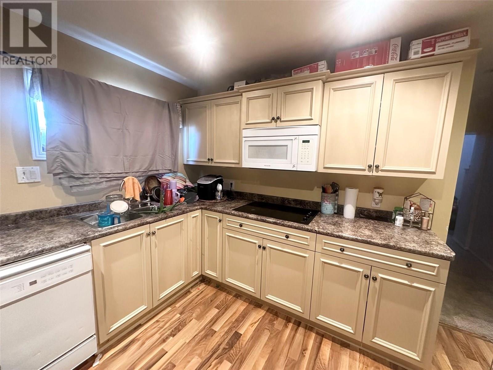 1651 Coldwater Avenue, Merritt, British Columbia  V1K 1B2 - Photo 3 - 10351660