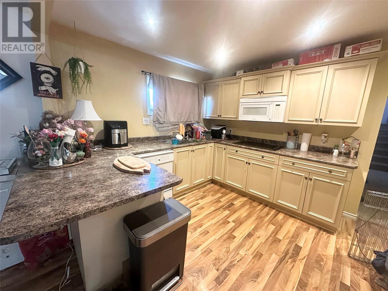 1651 Coldwater Avenue, Merritt, British Columbia  V1K 1B2 - Photo 2 - 10351660
