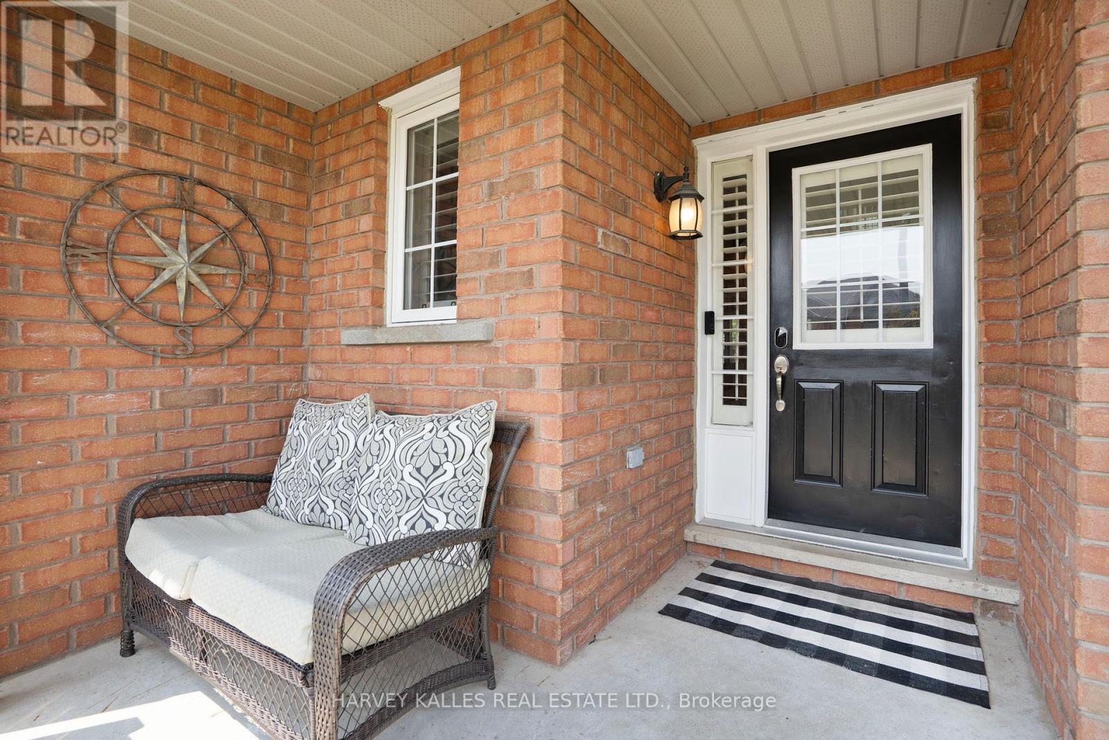 1 Hirst Avenue, Georgina (Keswick South), Ontario  L4P 4E6 - Photo 3 - N12210697