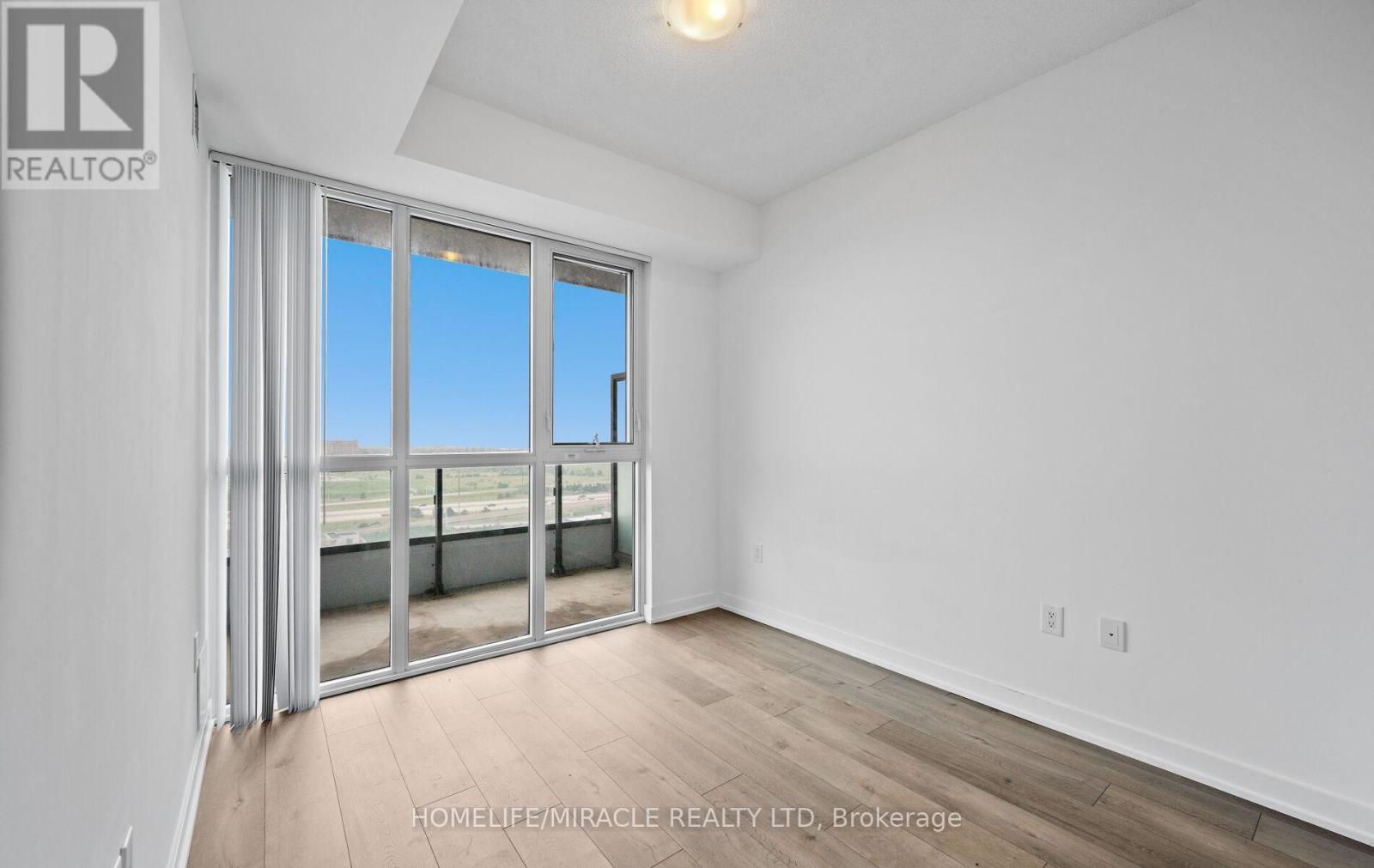 1607 - 10 Honeycrisp Crescent, Vaughan (Vaughan Corporate Centre), Ontario  L4K 0M7 - Photo 18 - N12210706
