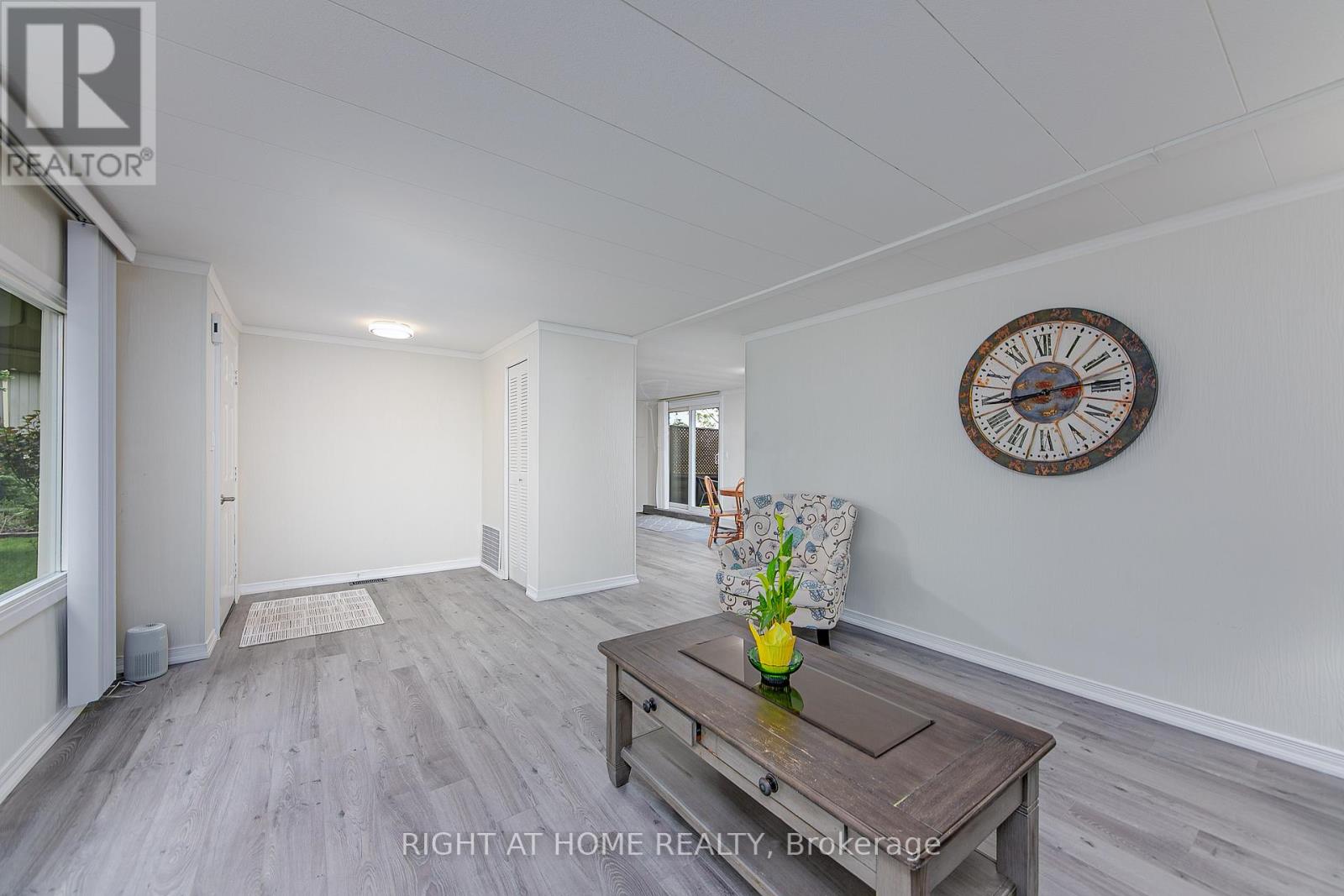 56 Flora Drive, Innisfil, Ontario  L9S 1R1 - Photo 11 - N12210719