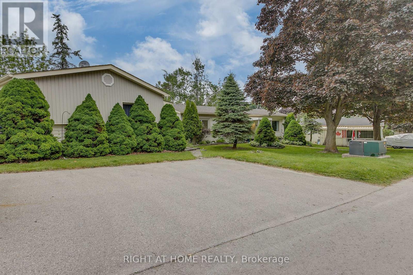 56 Flora Drive, Innisfil, Ontario  L9S 1R1 - Photo 3 - N12210719