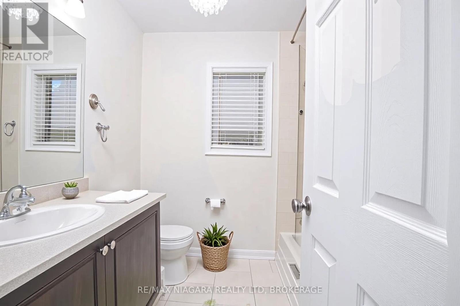 8573 Sweet Chestnut Drive, Niagara Falls, Ontario  L2H 0N1 - Photo 10 - X12210795