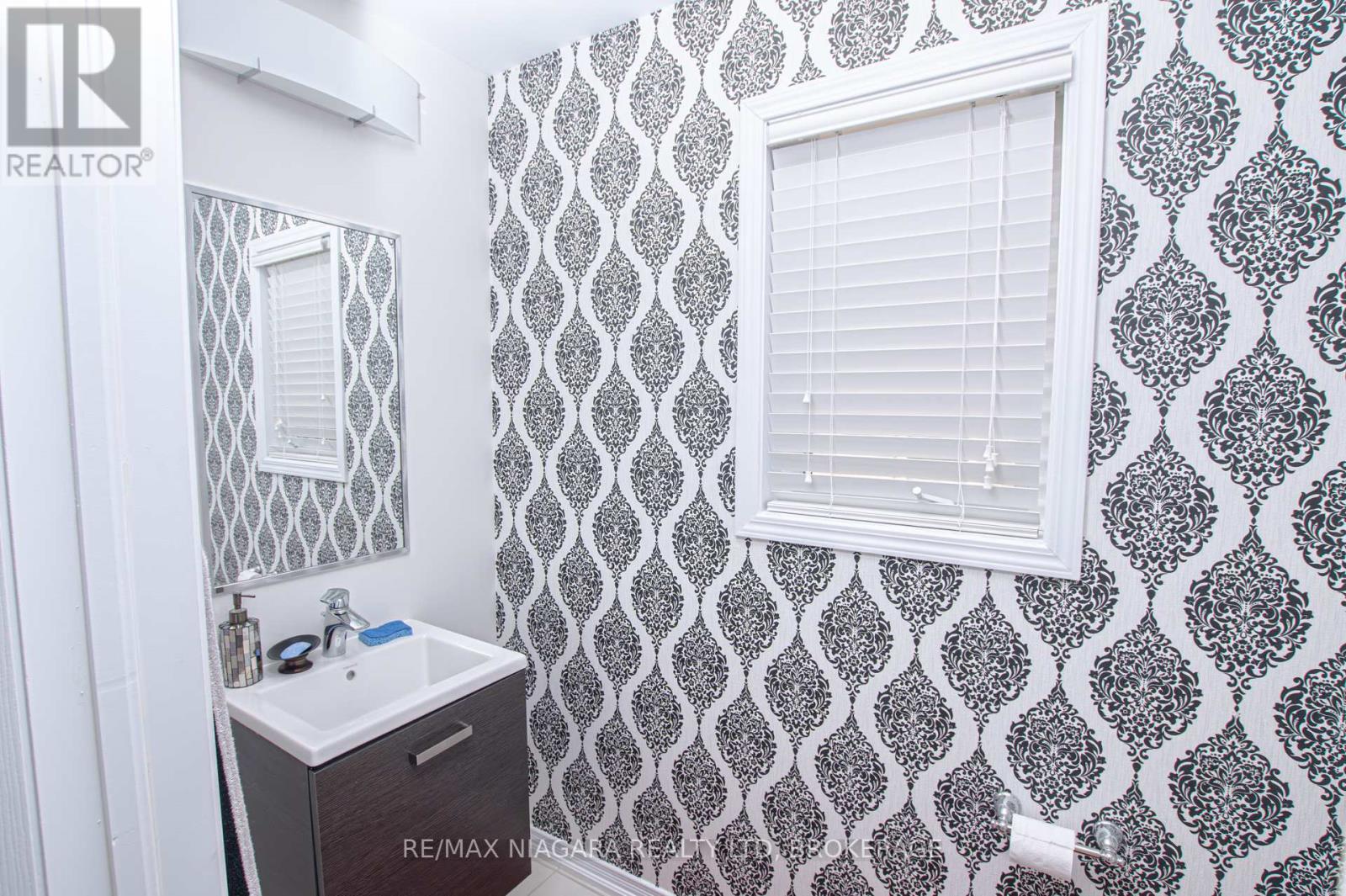 Property at 8573 SWEET CHESTNUT DRIVE image 4