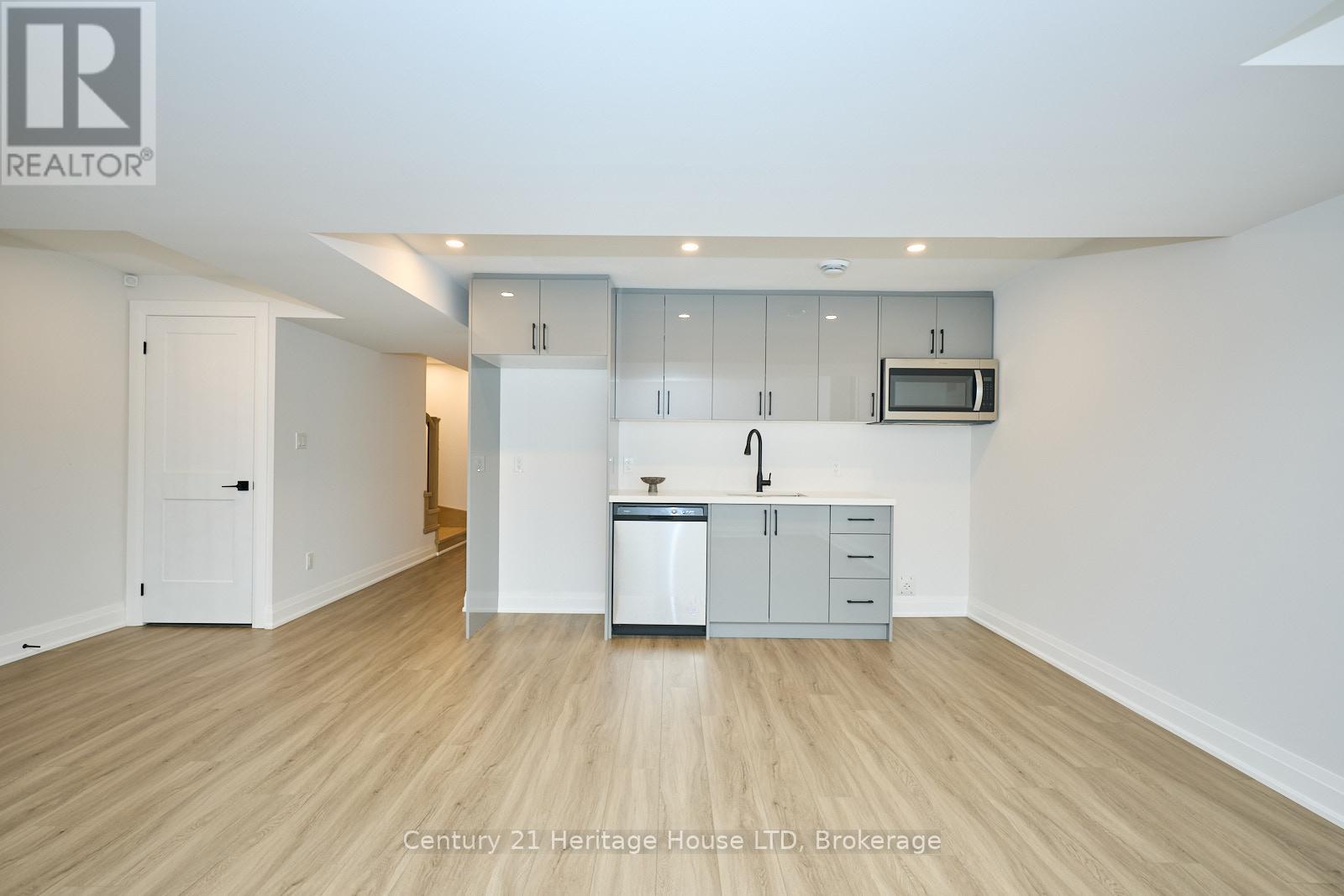 61.5b Jarrow Road, St. Catharines (Lakeshore), Ontario  L2M 1B7 - Photo 32 - X12210867
