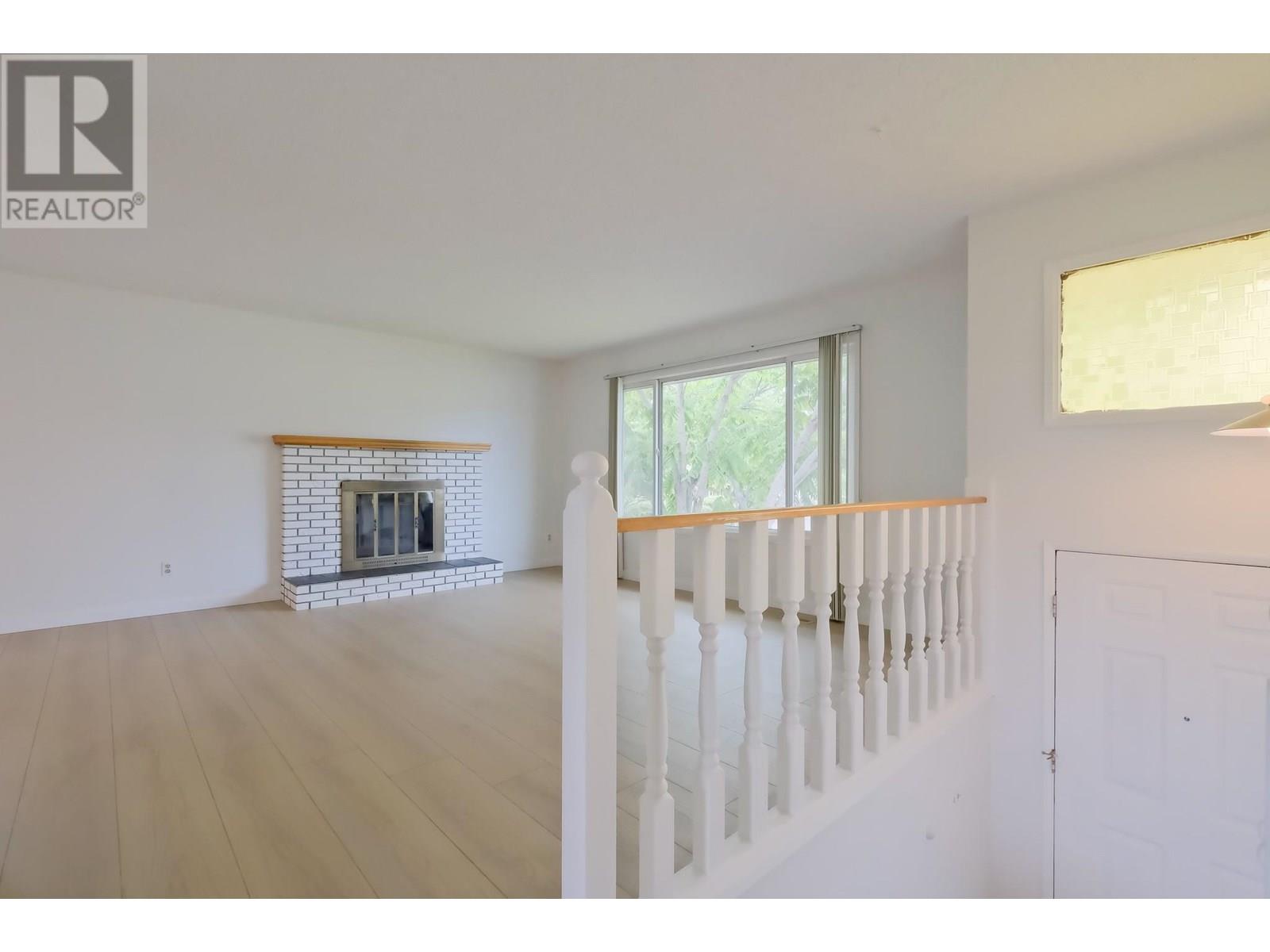 980 Hickory Road, Kelowna, British Columbia  V1X 4K7 - Photo 2 - 10351603