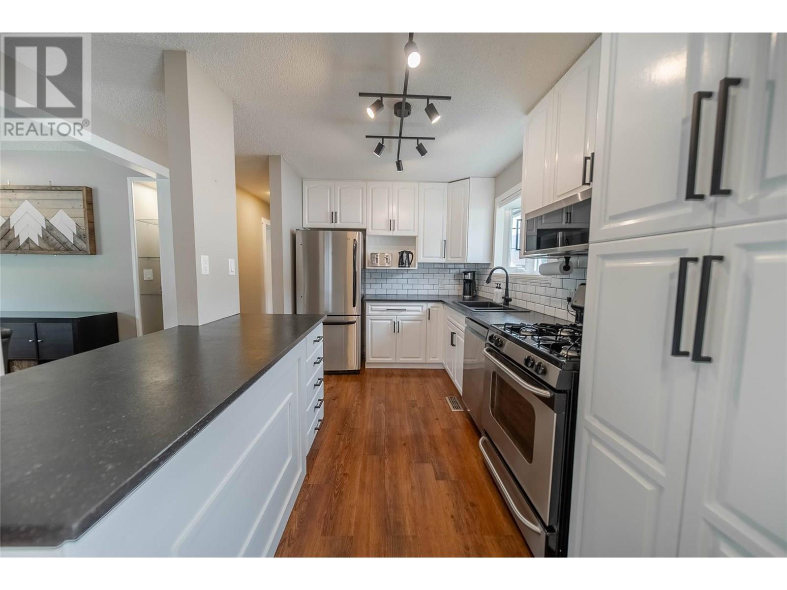 328 Pacific Yew Crescent, Sparwood, British Columbia  V0B 2G0 - Photo 11 - 10350531