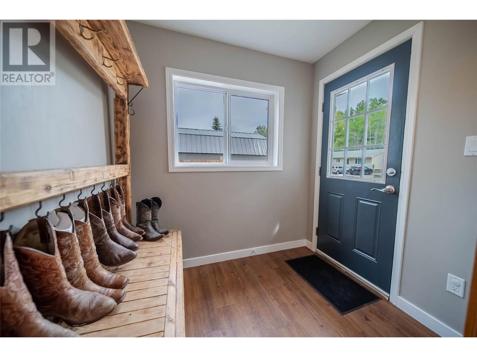 328 Pacific Yew Crescent, Sparwood, British Columbia  V0B 2G0 - Photo 5 - 10350531