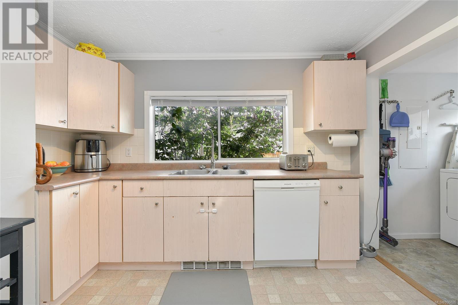 89 Regina Ave, Saanich, British Columbia  V8Z 1J2 - Photo 6 - 996626