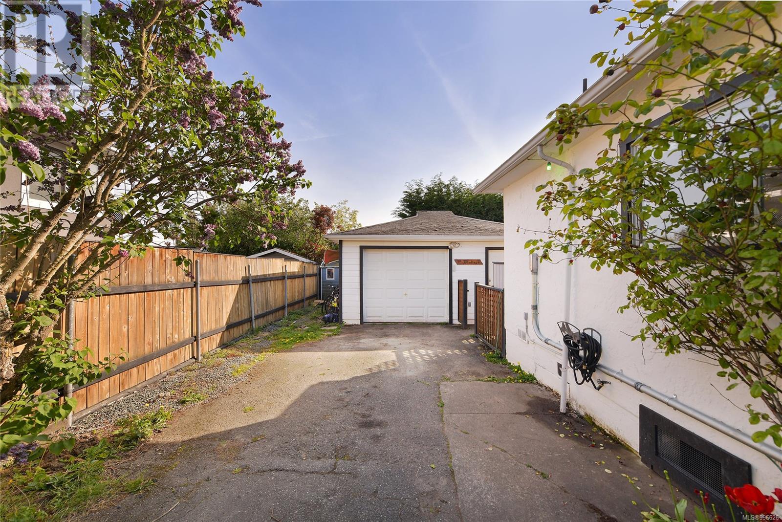 89 Regina Ave, Saanich, British Columbia  V8Z 1J2 - Photo 19 - 996626