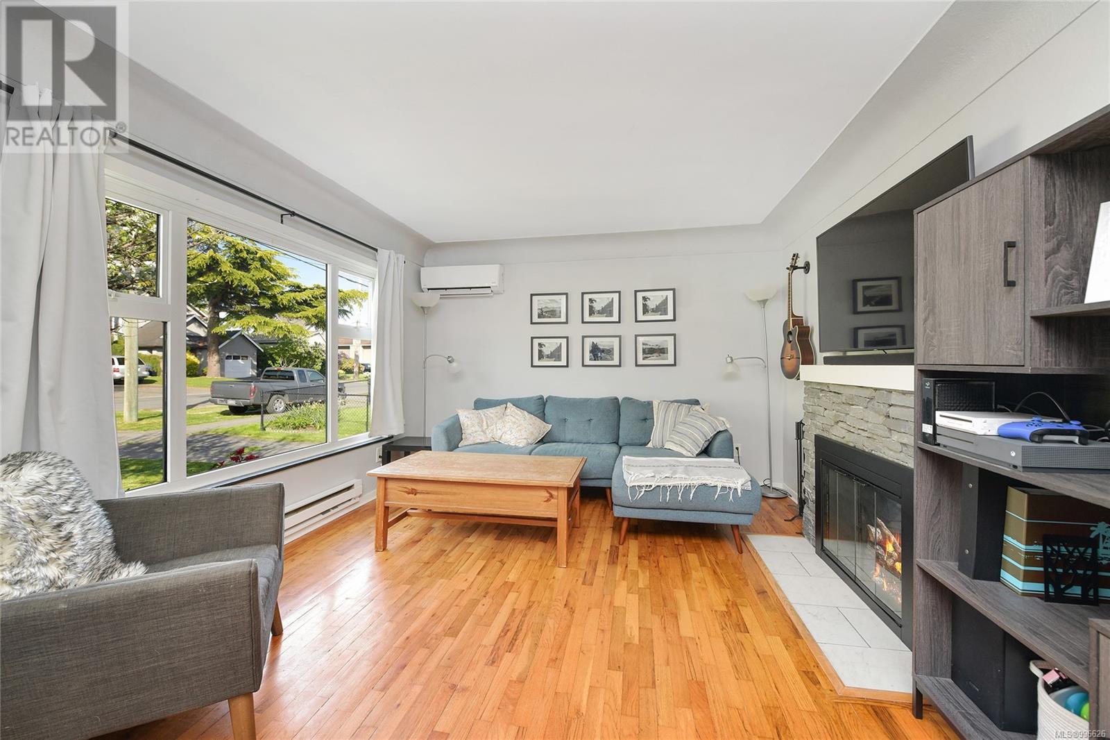 89 Regina Ave, Saanich, British Columbia  V8Z 1J2 - Photo 4 - 996626
