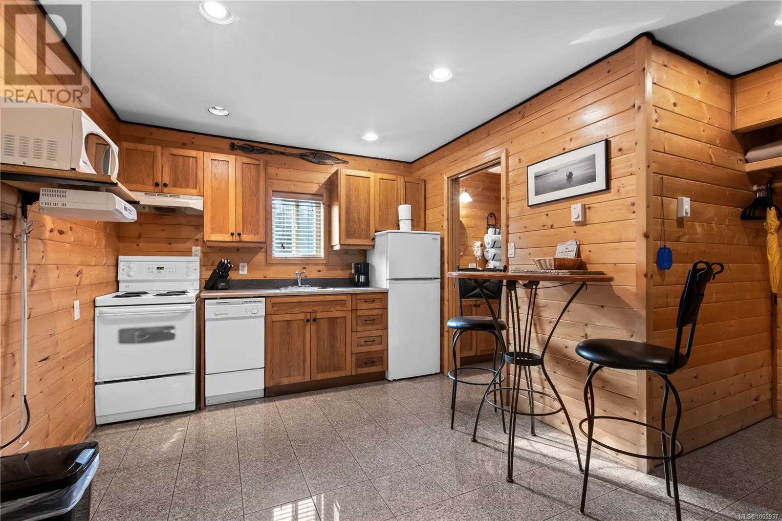 277 Boardwalk Blvd, Ucluelet, British Columbia  V0R 3A0 - Photo 14 - 1002937