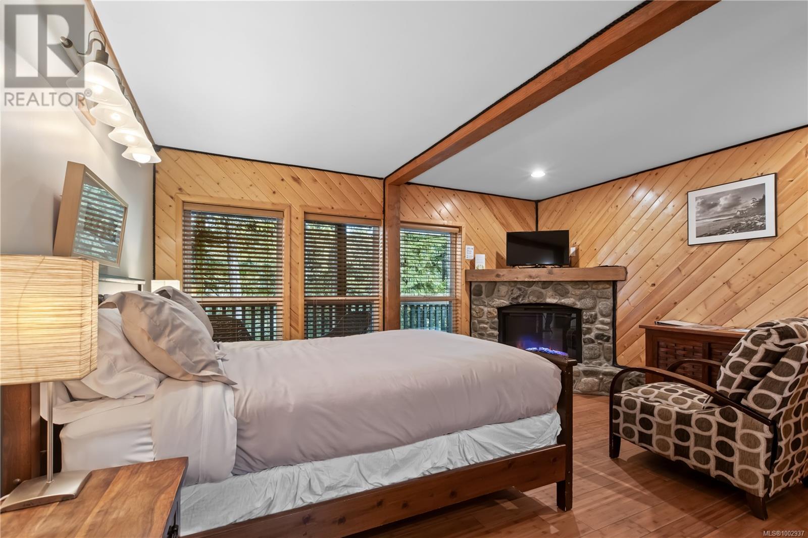 277 Boardwalk Blvd, Ucluelet, British Columbia  V0R 3A0 - Photo 3 - 1002937