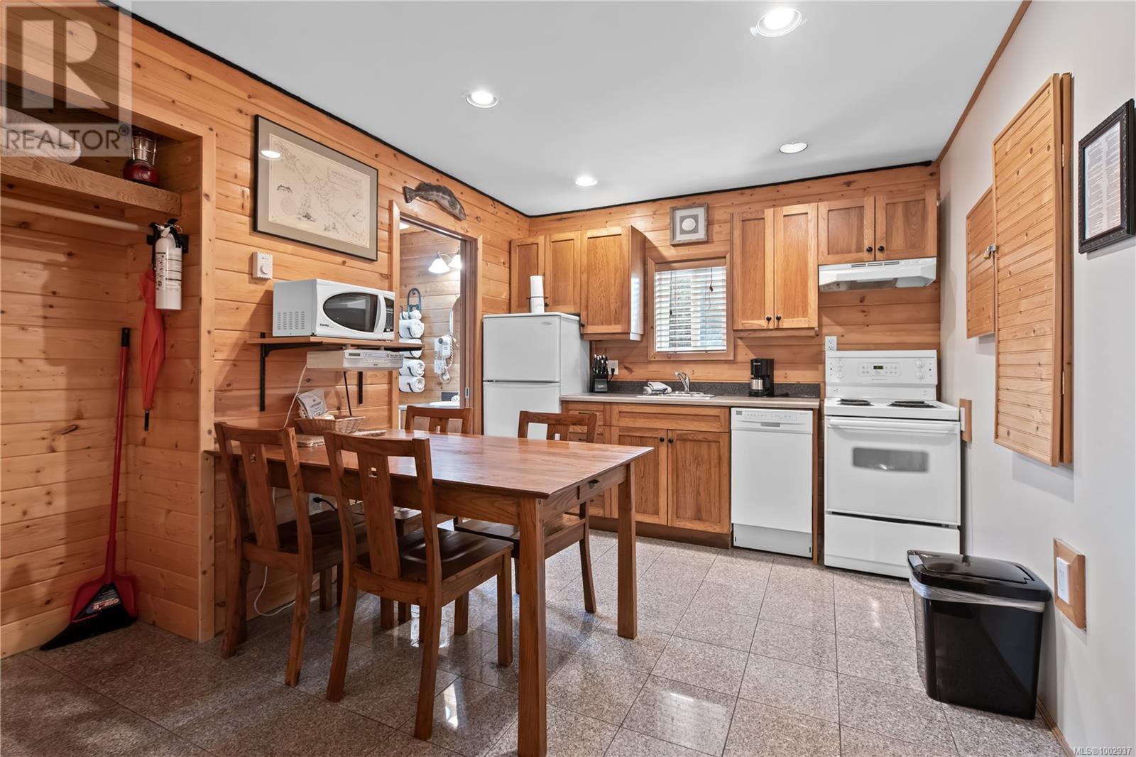 277 Boardwalk Blvd, Ucluelet, British Columbia  V0R 3A0 - Photo 7 - 1002937