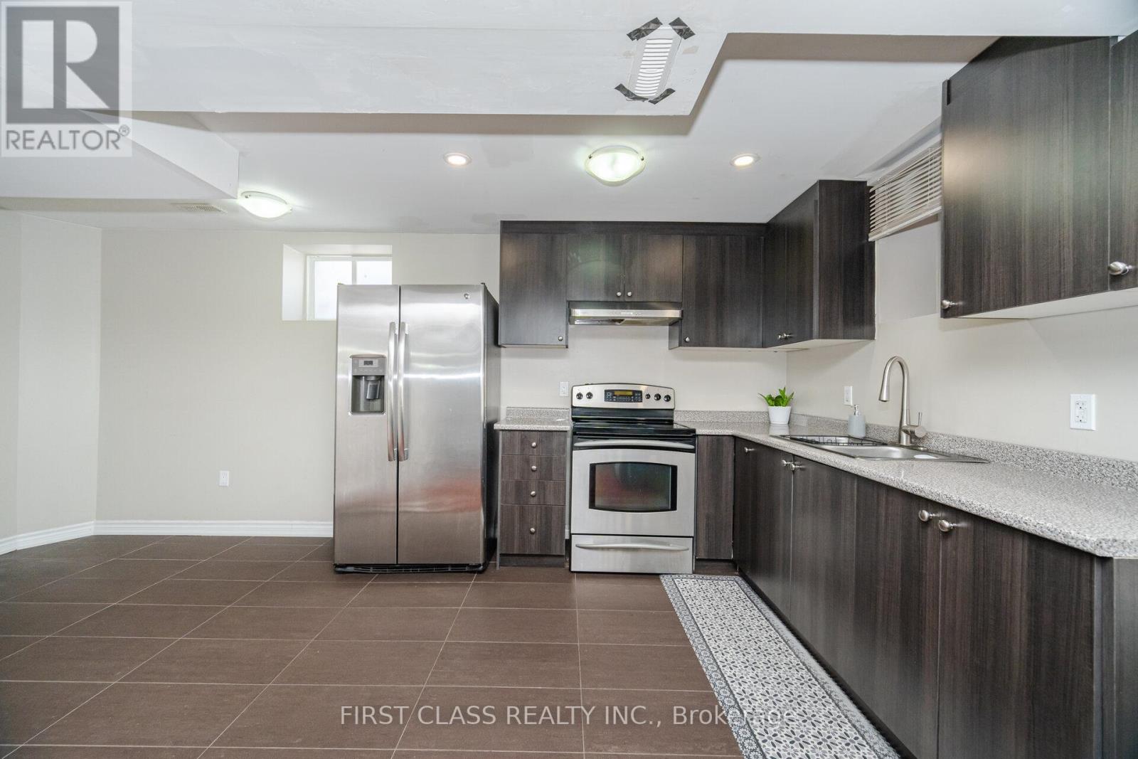 74 Long Meadow Drive, Brampton (Bram East), Ontario  L6P 2A1 - Photo 34 - W12210663