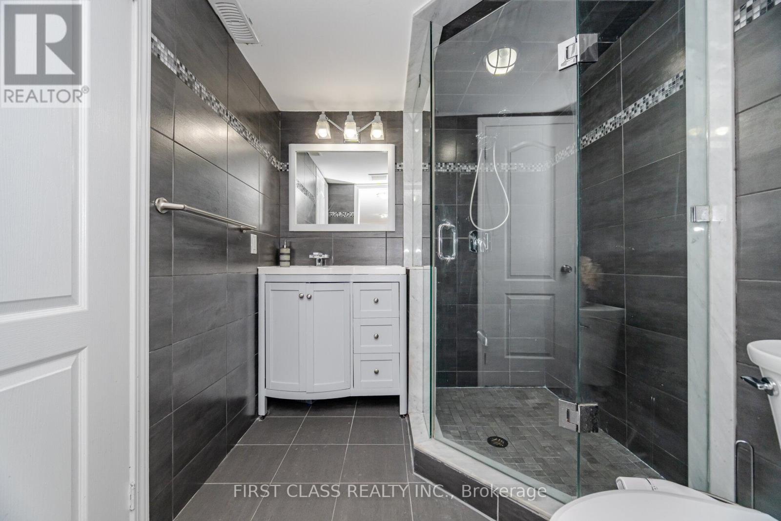 74 Long Meadow Drive, Brampton (Bram East), Ontario  L6P 2A1 - Photo 36 - W12210663