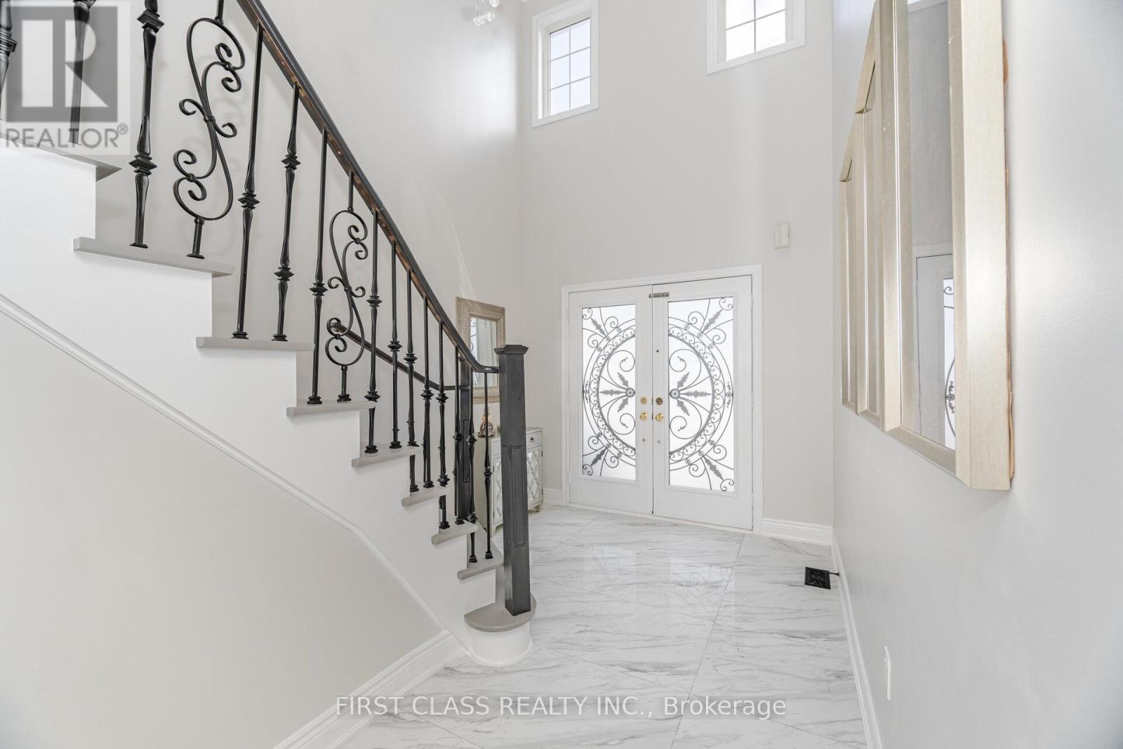 74 Long Meadow Drive, Brampton (Bram East), Ontario  L6P 2A1 - Photo 5 - W12210663
