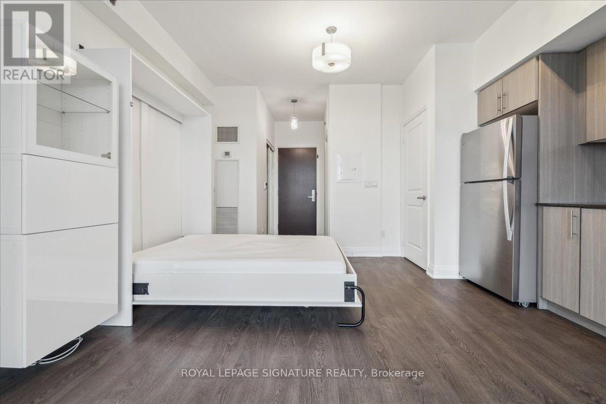 412 - 55 Speers Road, Oakville (Qe Queen Elizabeth), Ontario  L6K 0H9 - Photo 10 - W12210694