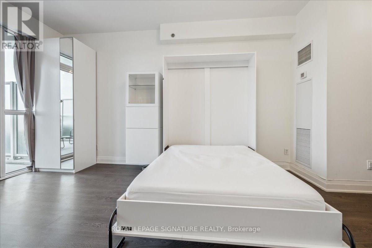 412 - 55 Speers Road, Oakville (Qe Queen Elizabeth), Ontario  L6K 0H9 - Photo 11 - W12210694