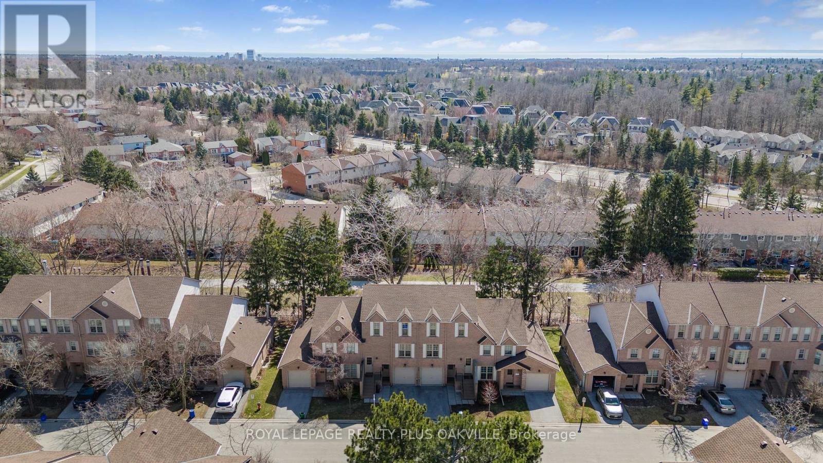 34 - 2272 Mowat Avenue, Oakville (Ro River Oaks), Ontario  L6H 5L8 - Photo 2 - W12210704