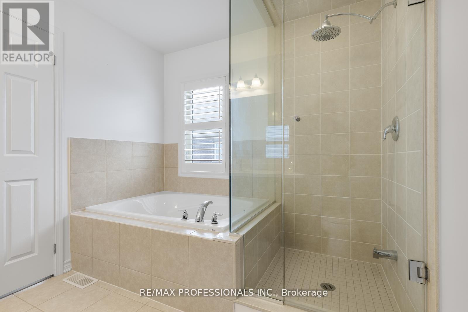 400 Clarkson Gate, Milton (Fo Ford), Ontario  L9E 0B8 - Photo 20 - W12210707