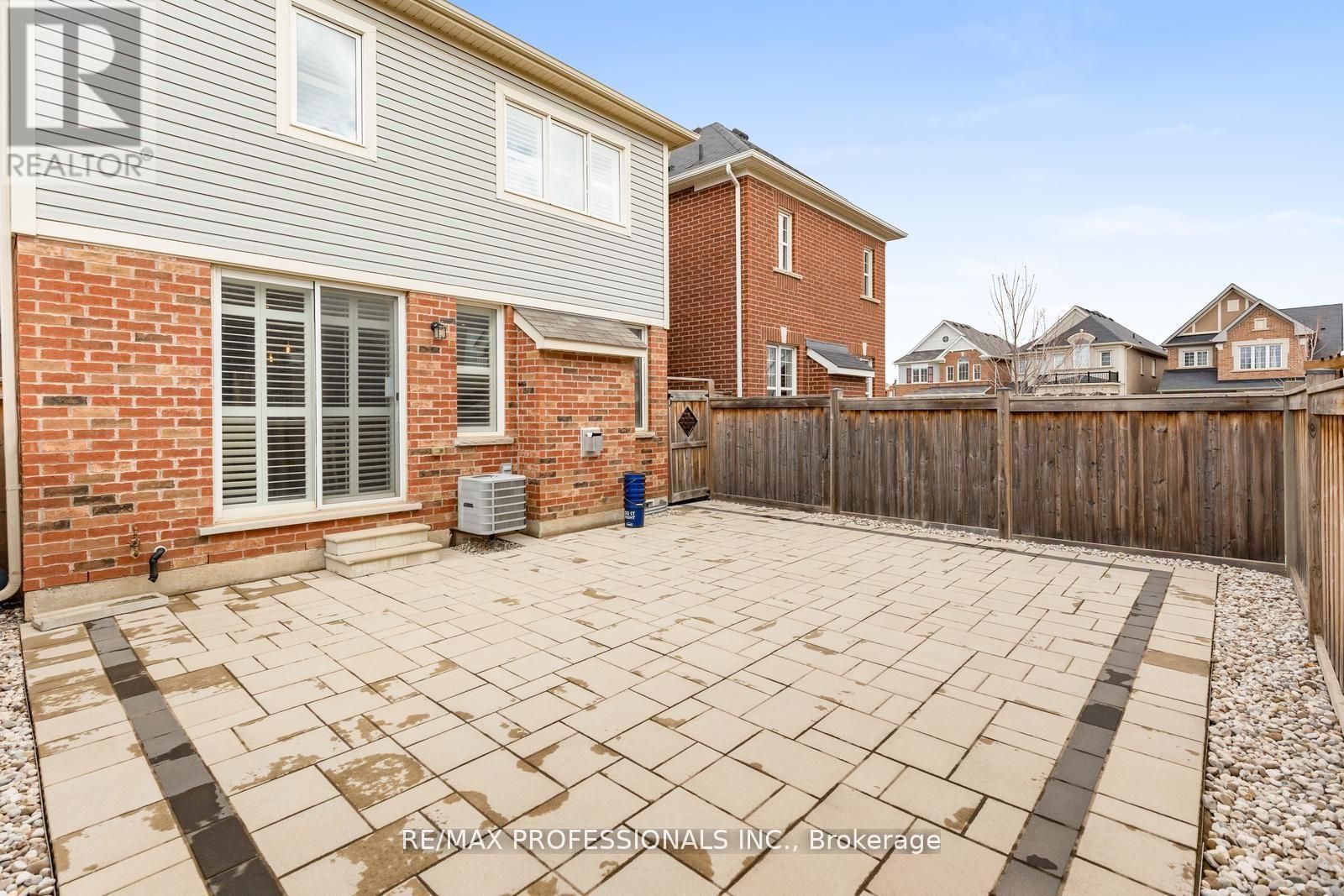 400 Clarkson Gate, Milton (Fo Ford), Ontario  L9E 0B8 - Photo 27 - W12210707