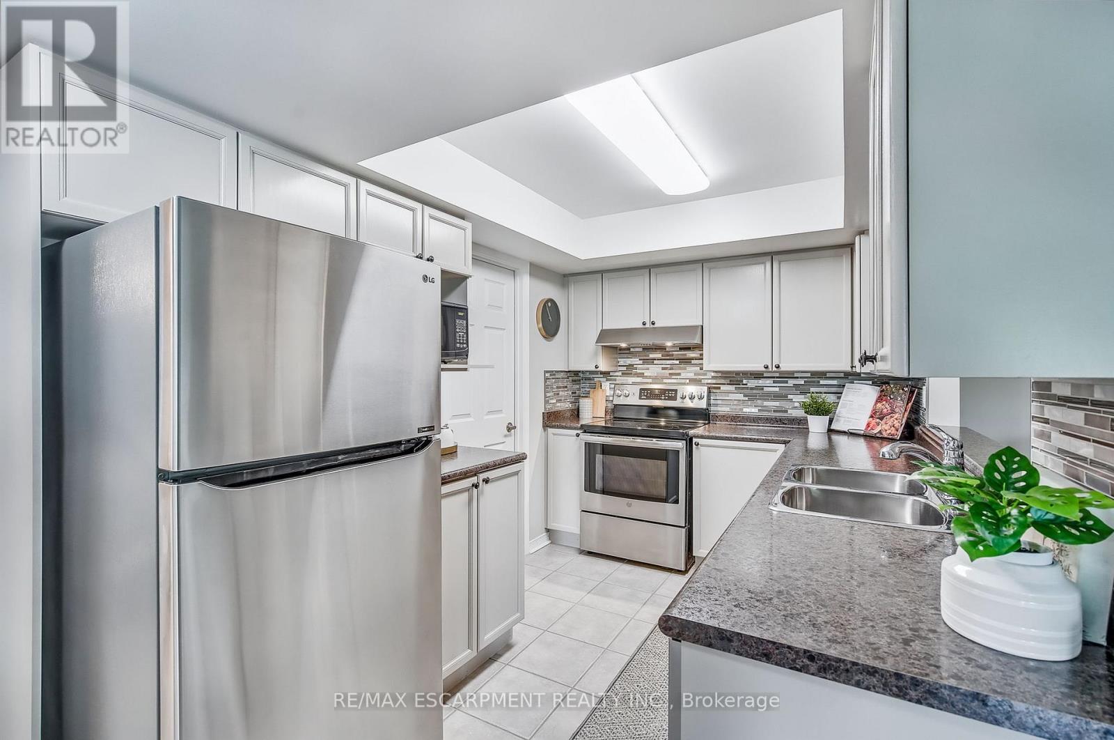 A405 - 216 Plains Road W, Burlington (Bayview), Ontario  L7T 2C3 - Photo 16 - W12210713