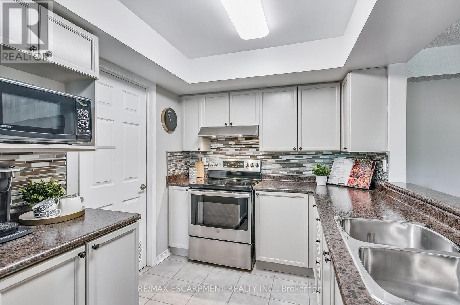 A405 - 216 Plains Road W, Burlington (Bayview), Ontario  L7T 2C3 - Photo 18 - W12210713