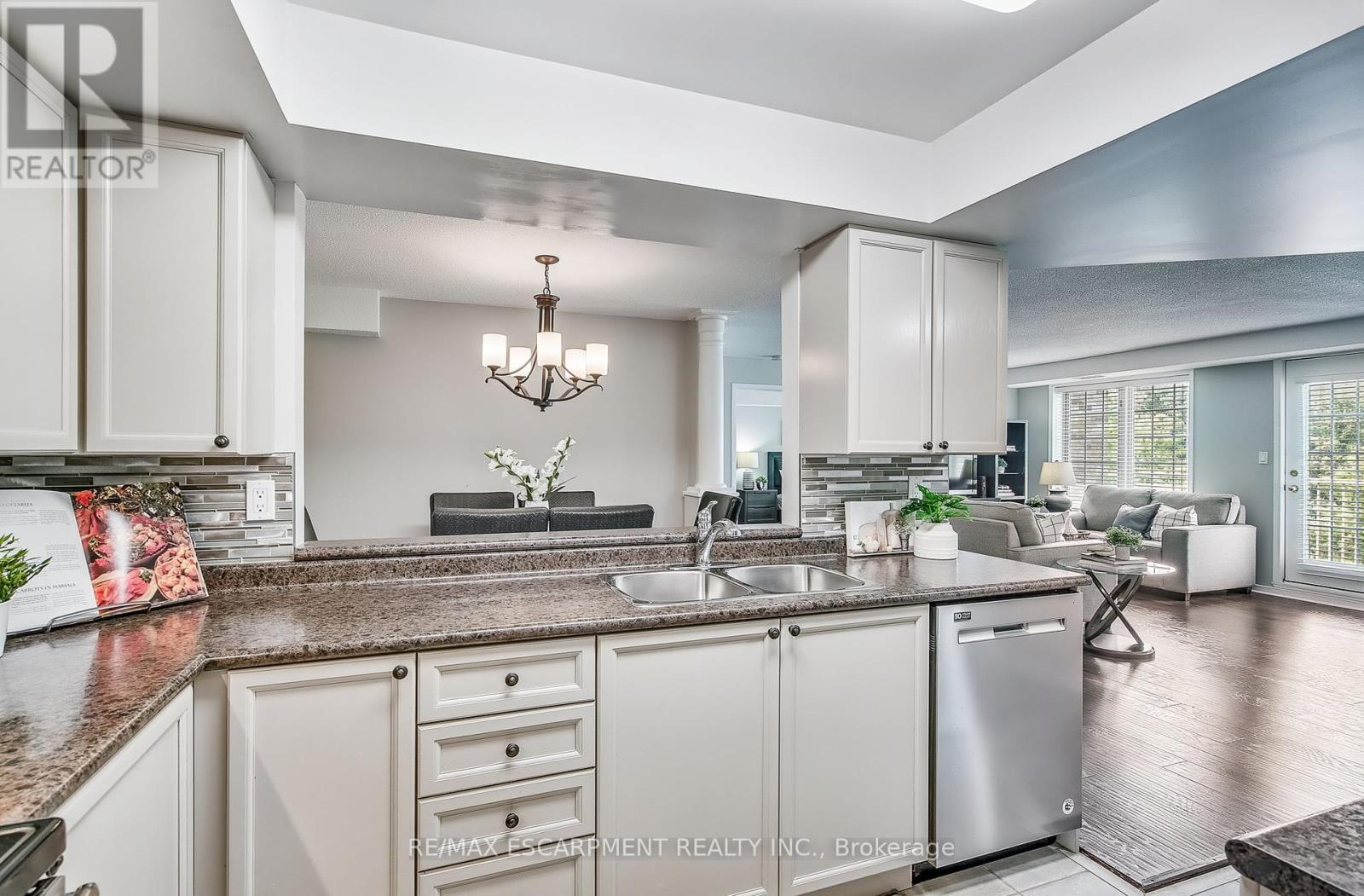 A405 - 216 Plains Road W, Burlington (Bayview), Ontario  L7T 2C3 - Photo 19 - W12210713