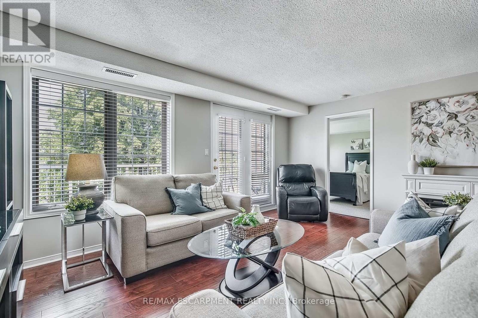 A405 - 216 Plains Road W, Burlington (Bayview), Ontario  L7T 2C3 - Photo 6 - W12210713