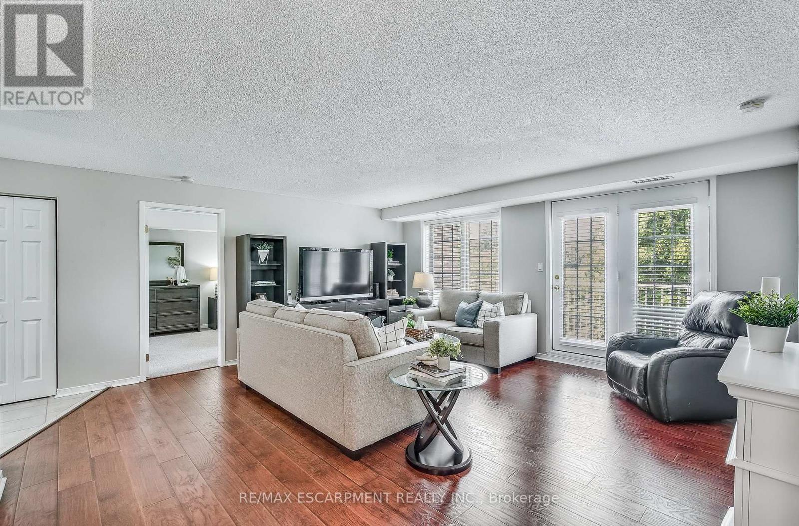 A405 - 216 Plains Road W, Burlington (Bayview), Ontario  L7T 2C3 - Photo 7 - W12210713