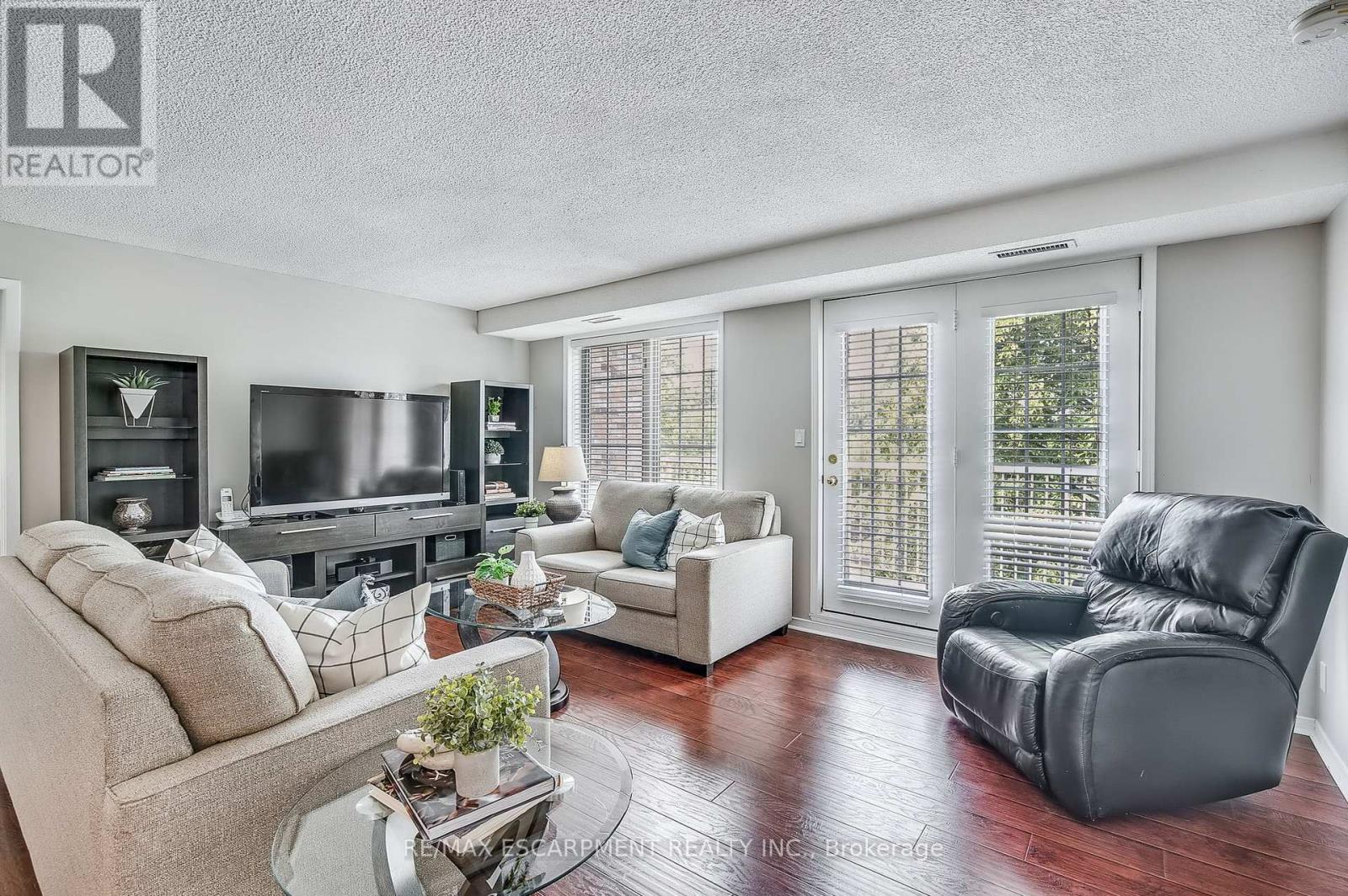 A405 - 216 Plains Road W, Burlington (Bayview), Ontario  L7T 2C3 - Photo 8 - W12210713