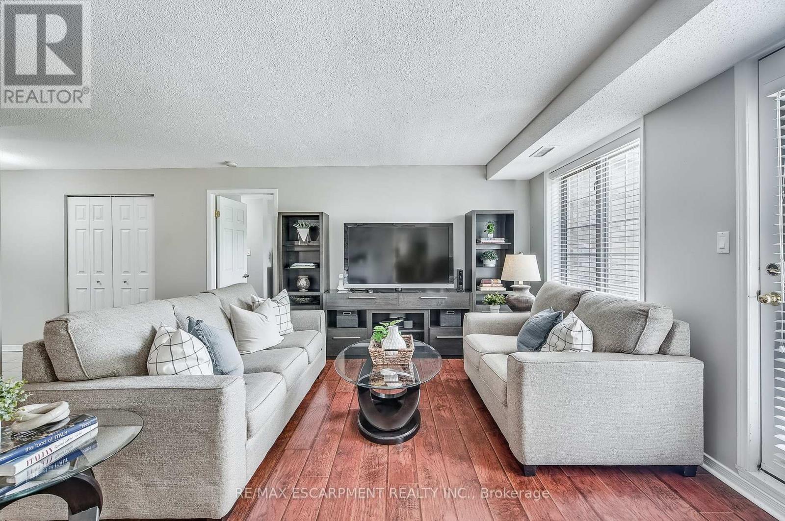 A405 - 216 Plains Road W, Burlington (Bayview), Ontario  L7T 2C3 - Photo 9 - W12210713