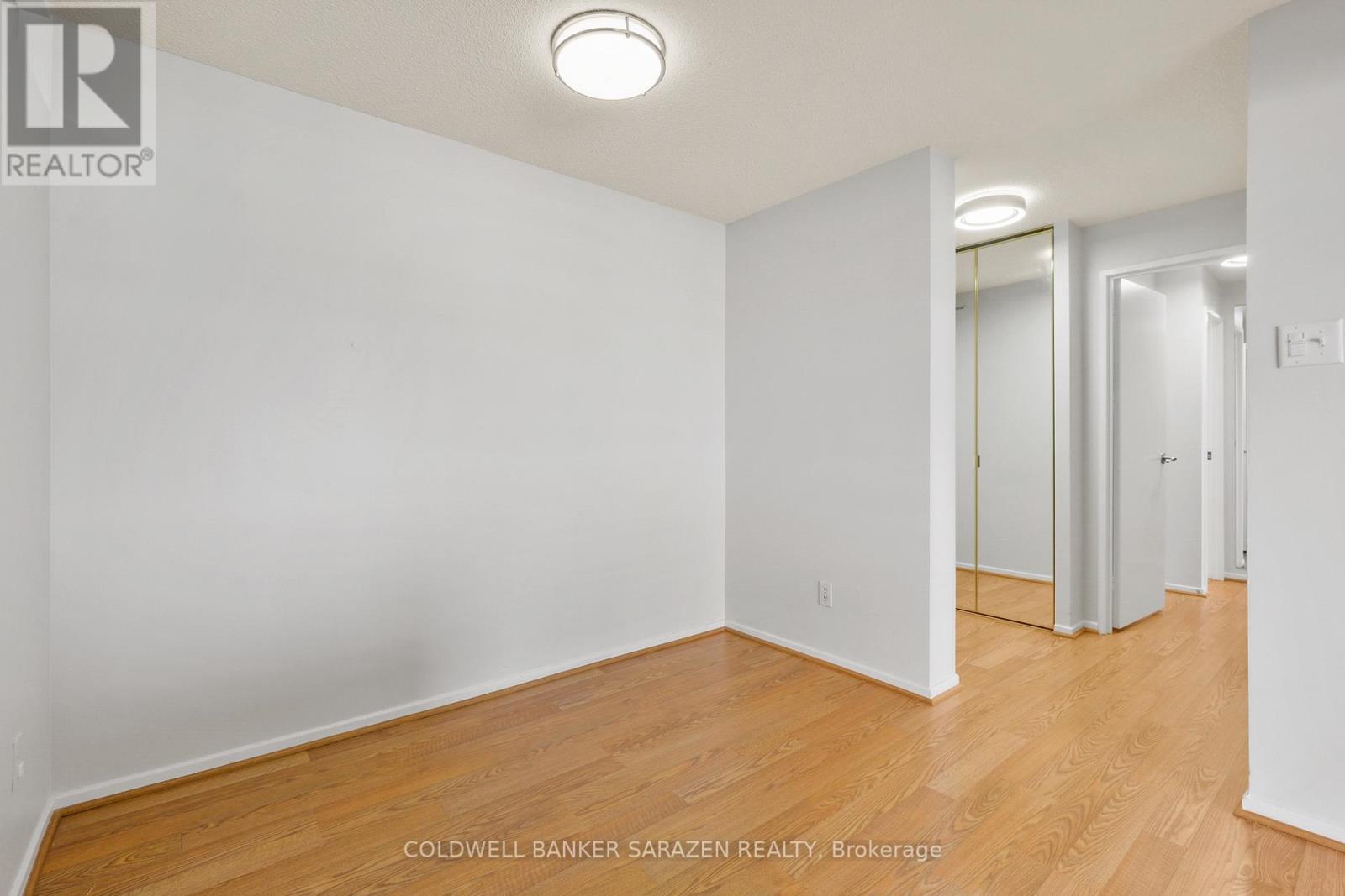 1115 - 1100 Ambleside Drive, Ottawa, Ontario  K2B 8G6 - Photo 6 - X12210762