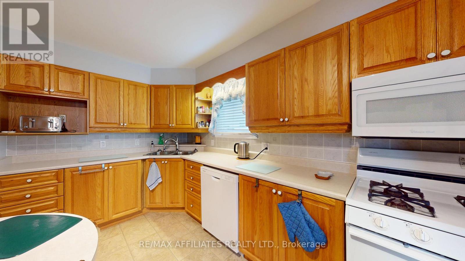 57 Cambridge Crescent, Brockville, Ontario  K6V 6L7 - Photo 10 - X12210801