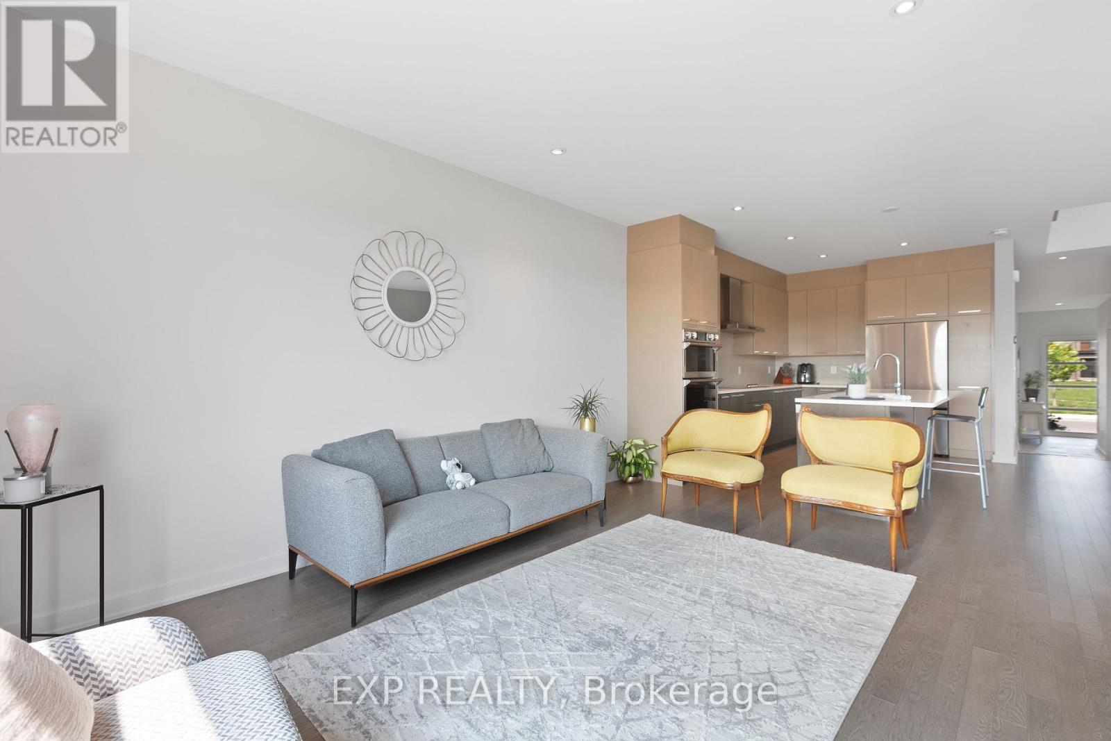 244 Shuttleworth Drive, Ottawa, Ontario  K1T 0T4 - Photo 18 - X12210882