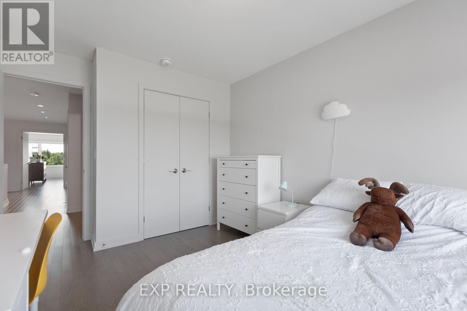 244 Shuttleworth Drive, Ottawa, Ontario  K1T 0T4 - Photo 35 - X12210882