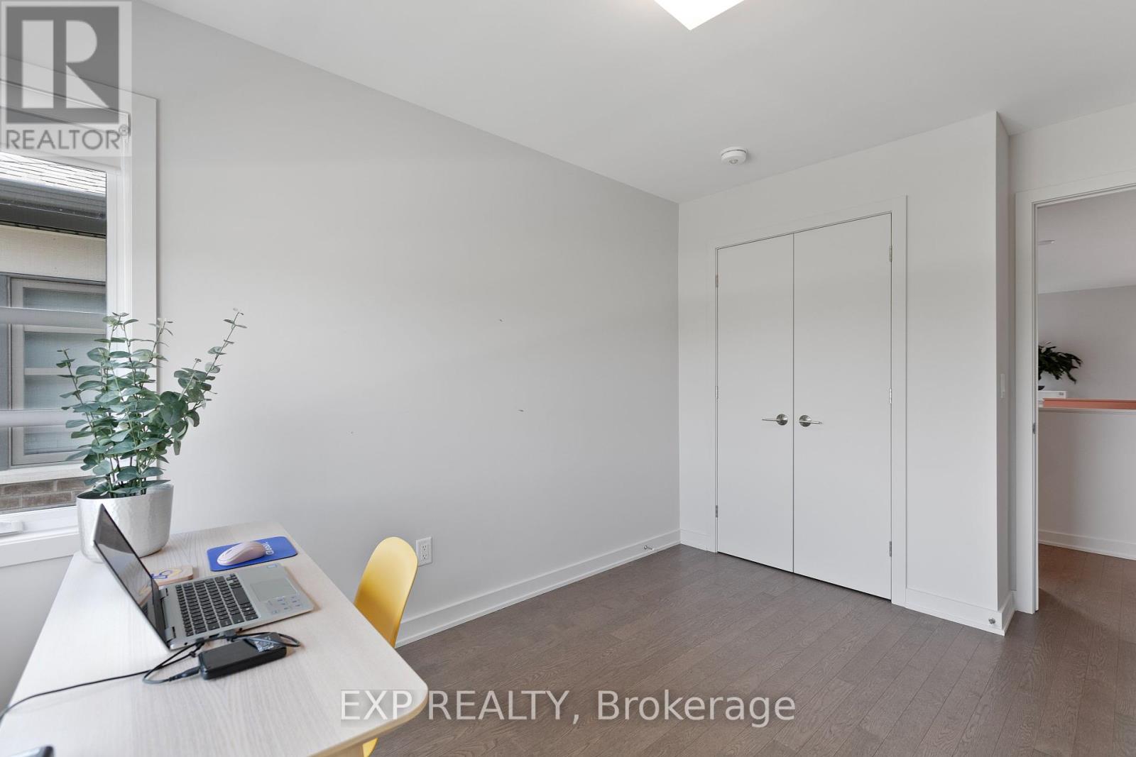 244 Shuttleworth Drive, Ottawa, Ontario  K1T 0T4 - Photo 37 - X12210882
