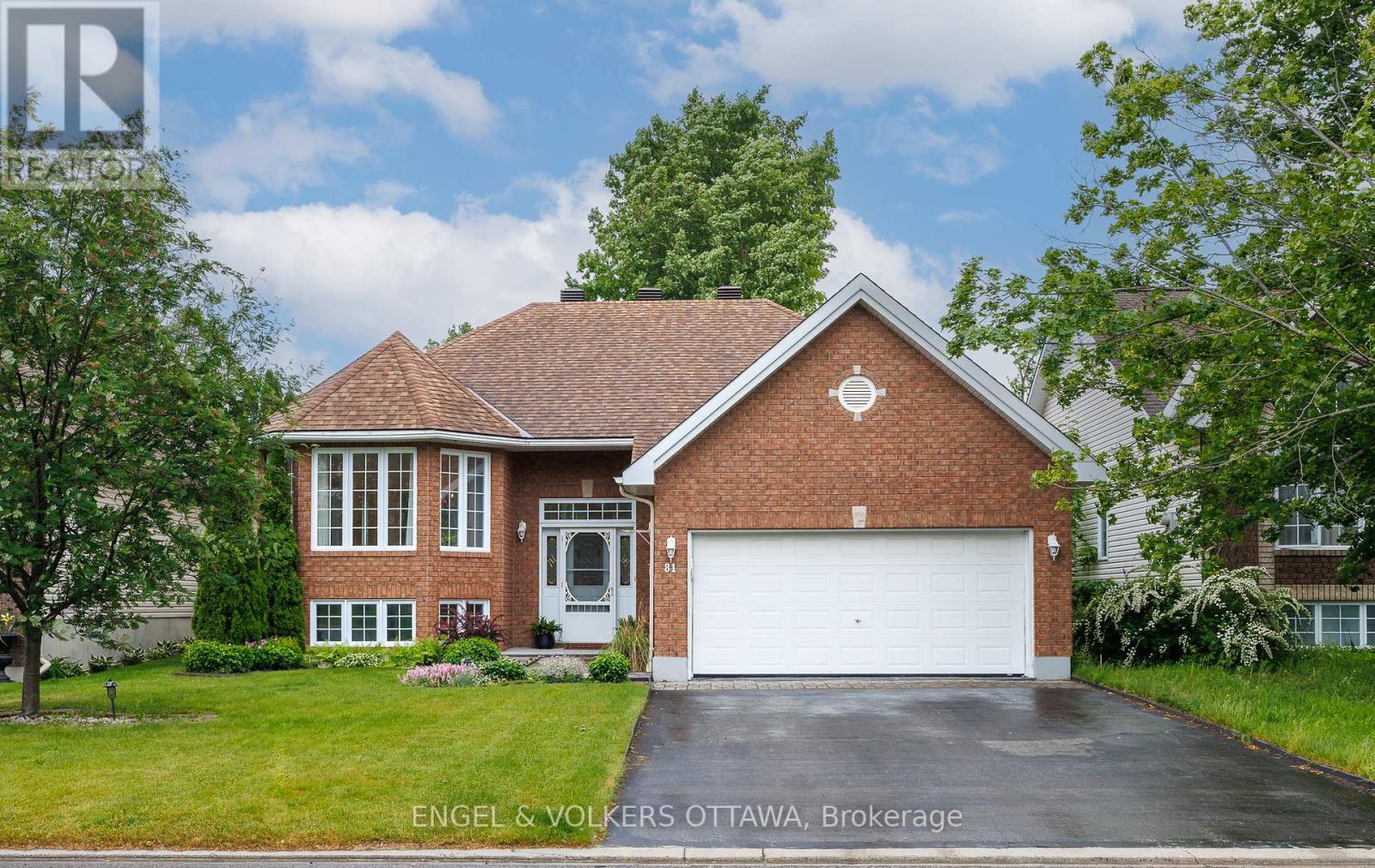 81 LLOYDALEX CRESCENT, Ottawa, Ontario