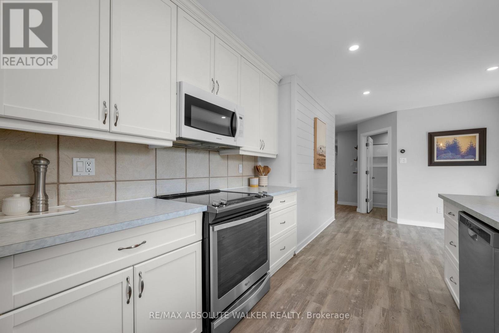 21 Trillium Crescent, Russell, Ontario  K4R 1B1 - Photo 10 - X12210902