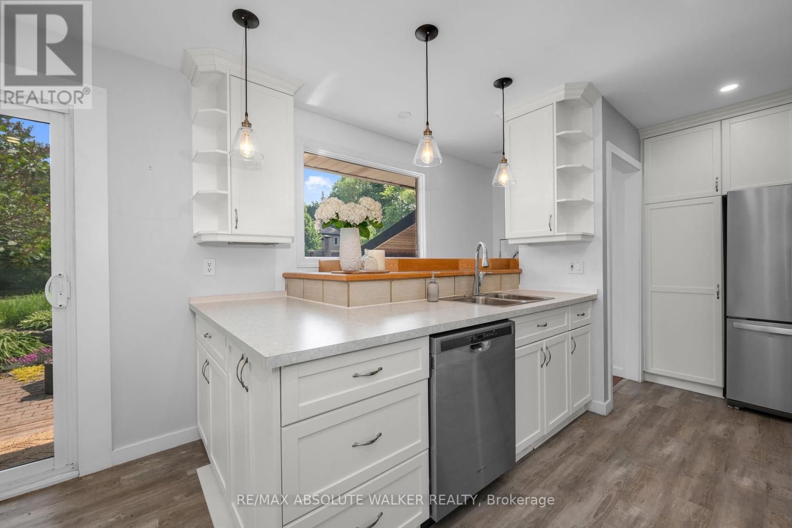 21 Trillium Crescent, Russell, Ontario  K4R 1B1 - Photo 12 - X12210902