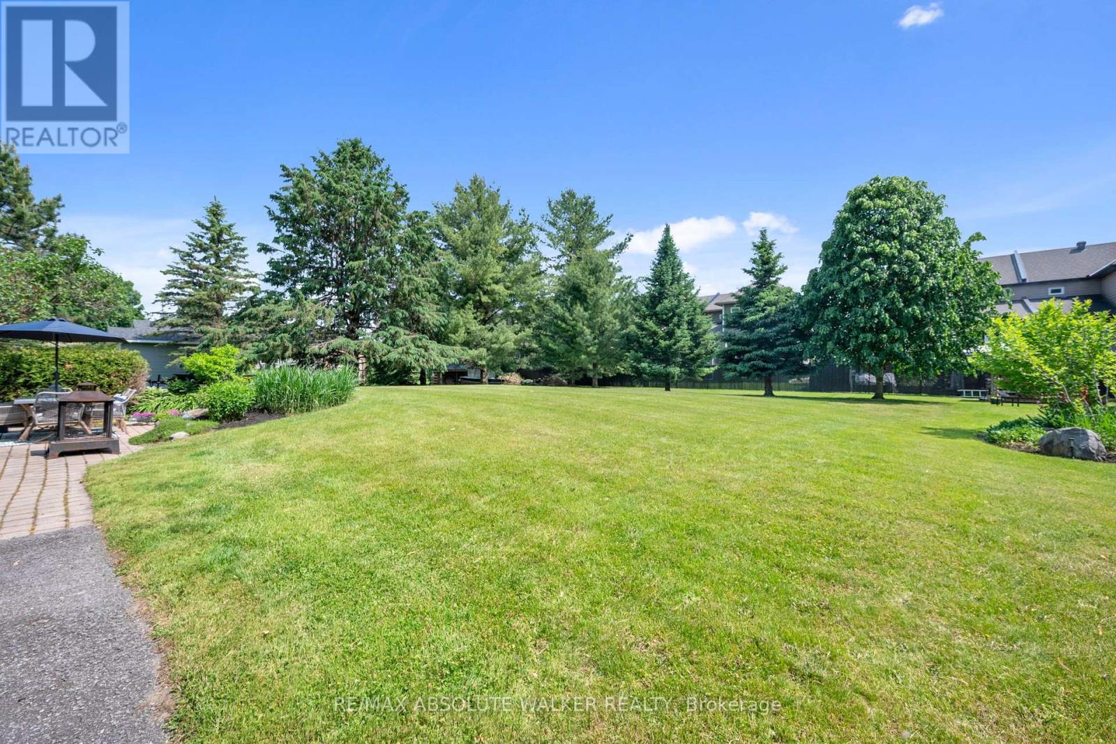 21 Trillium Crescent, Russell, Ontario  K4R 1B1 - Photo 39 - X12210902