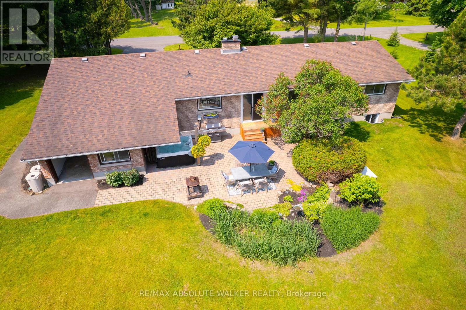 21 Trillium Crescent, Russell, Ontario  K4R 1B1 - Photo 41 - X12210902