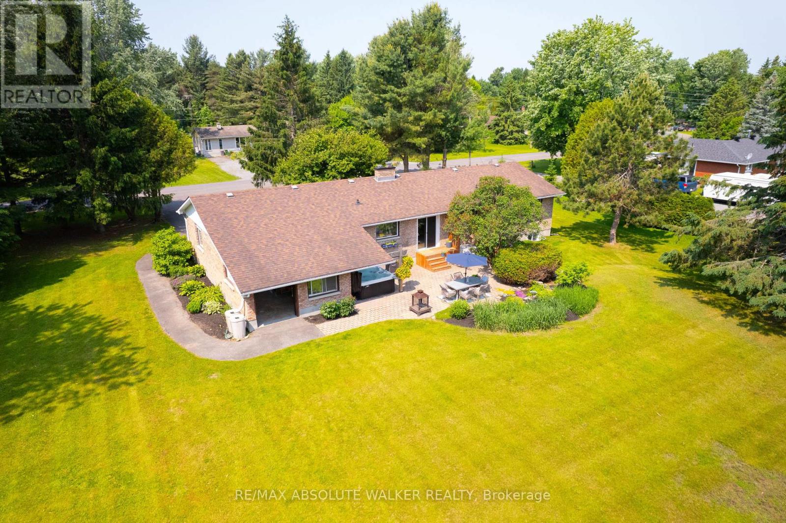 21 Trillium Crescent, Russell, Ontario  K4R 1B1 - Photo 43 - X12210902
