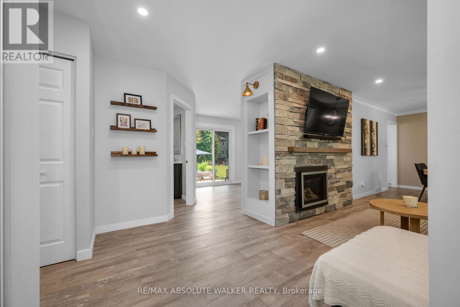 21 Trillium Crescent, Russell, Ontario  K4R 1B1 - Photo 5 - X12210902