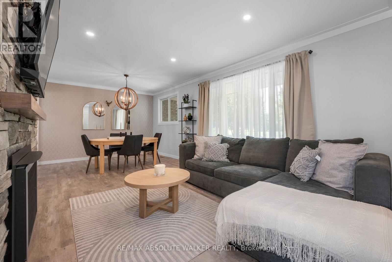 21 Trillium Crescent, Russell, Ontario  K4R 1B1 - Photo 7 - X12210902