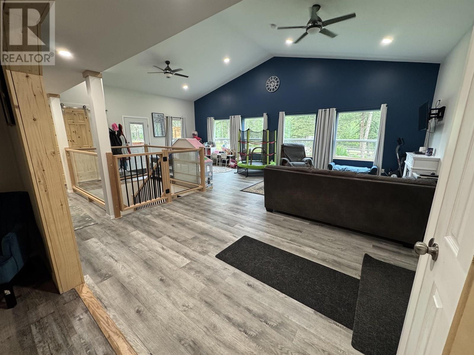 3078 Heinie Place, 150 Mile House, British Columbia  V0K 2G0 - Photo 12 - R3011176